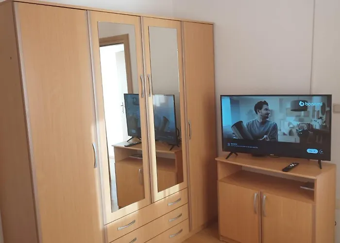 Adriatic Breeze Family Апартаменти Трогір